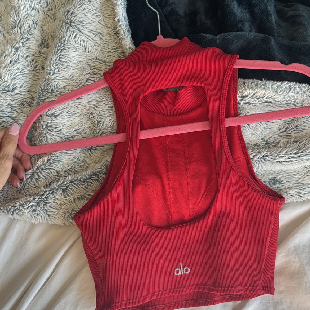 ALO Yoga Classic Red Cropped Tank